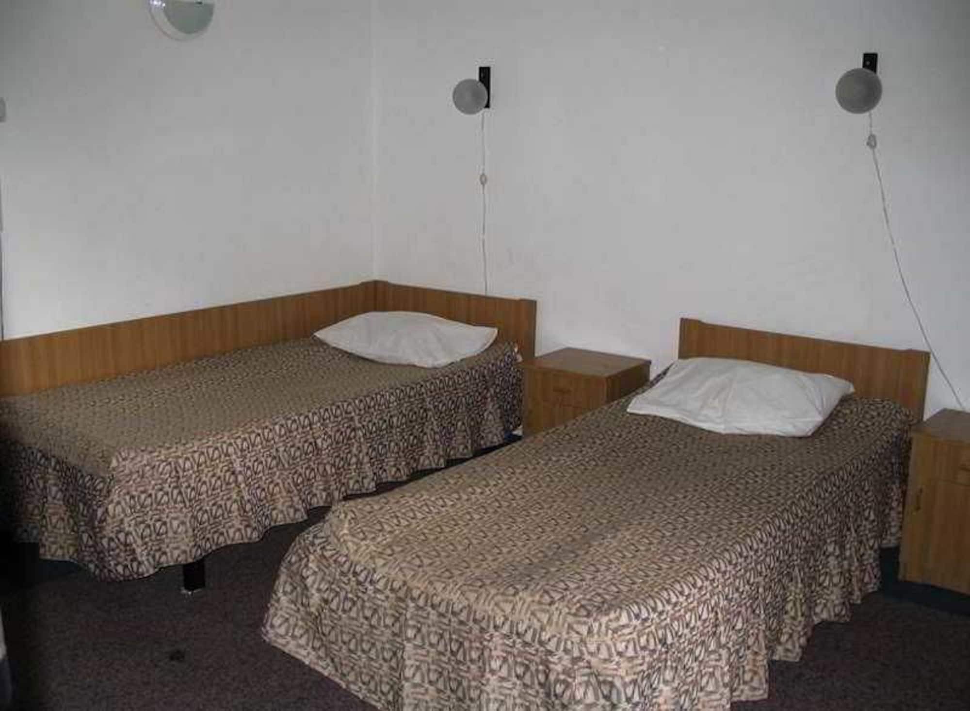 Federatia Romana De Scrima - Hotel Floreta De Aur Bükreş Dış mekan fotoğraf